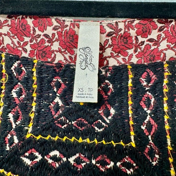 Free People-embroidered tunic dress with crocheted details.Size XS - Picture 9 of 11